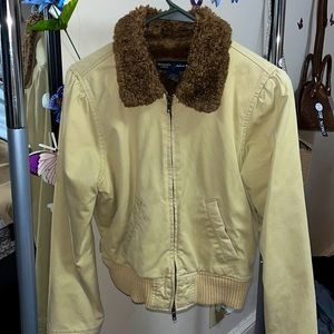 It is a very comfortable and warm jacket perfect for fall, small size.